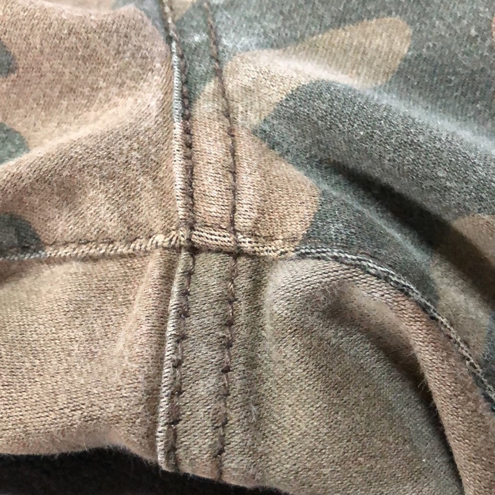 Love Fire Size 9 Camo Strech skinny jeans super stretchy. - Picture 8 of 10
